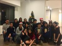 The Christmas party was successful with the participation of residents.